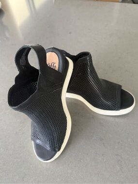 Sofft Black Perforated Open-Toe Wedge Sandals with White Sole